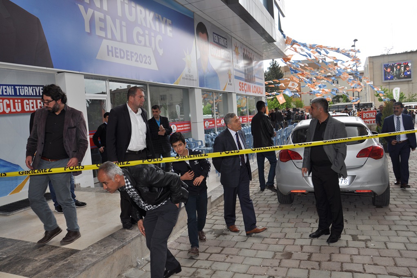AK Parti seçim lokalinde silahlı kavga: Bir ölü